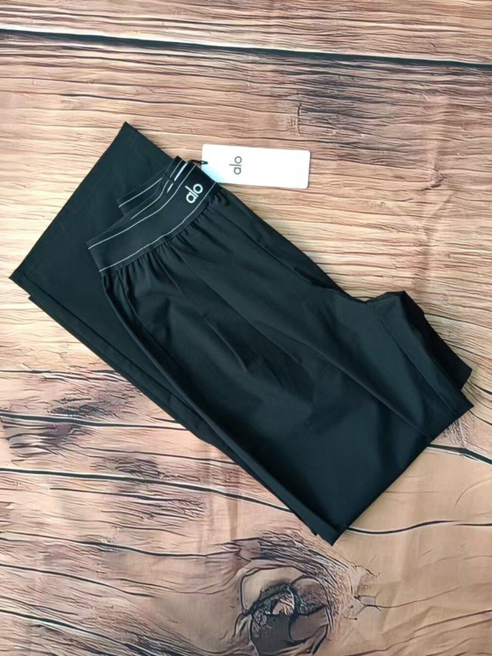 Brand new Alo Yoga Suit Up Trouser black regular with tags 🤍 - Picture 4 of 10